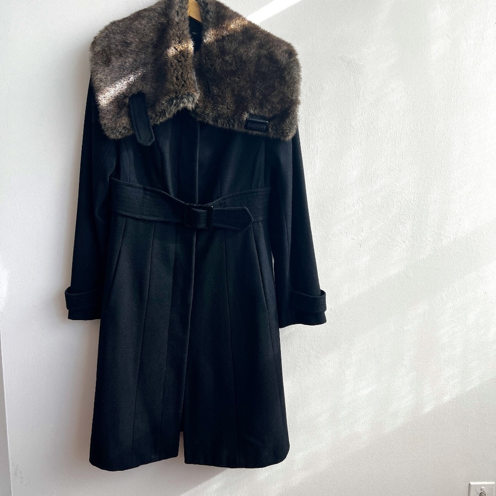 LE CHATEAU Wool Coat with Faux Fur Collar